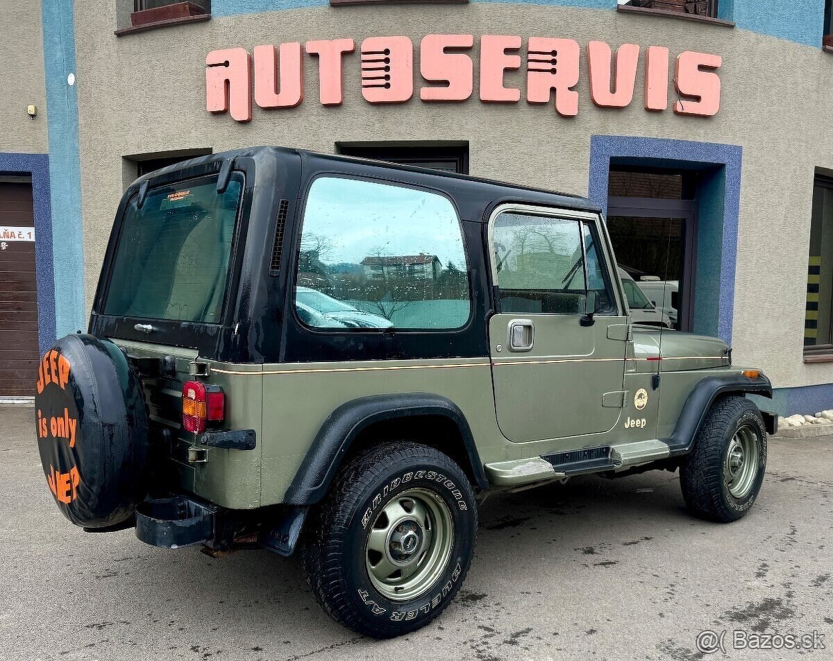 Jeep Wrangler 4.0 Sport Safar