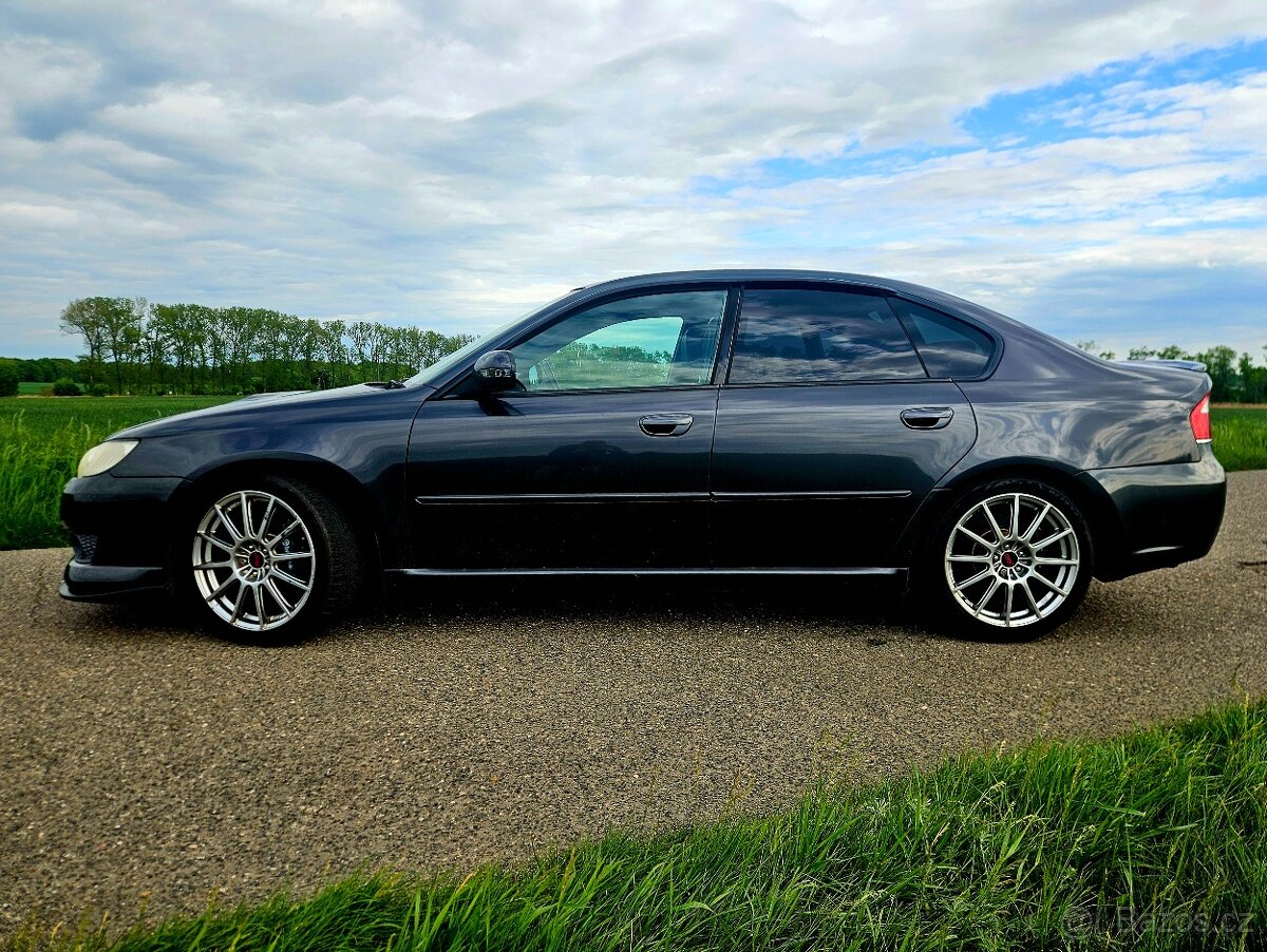 Subaru Legacy 2.0 STI JDM - 3