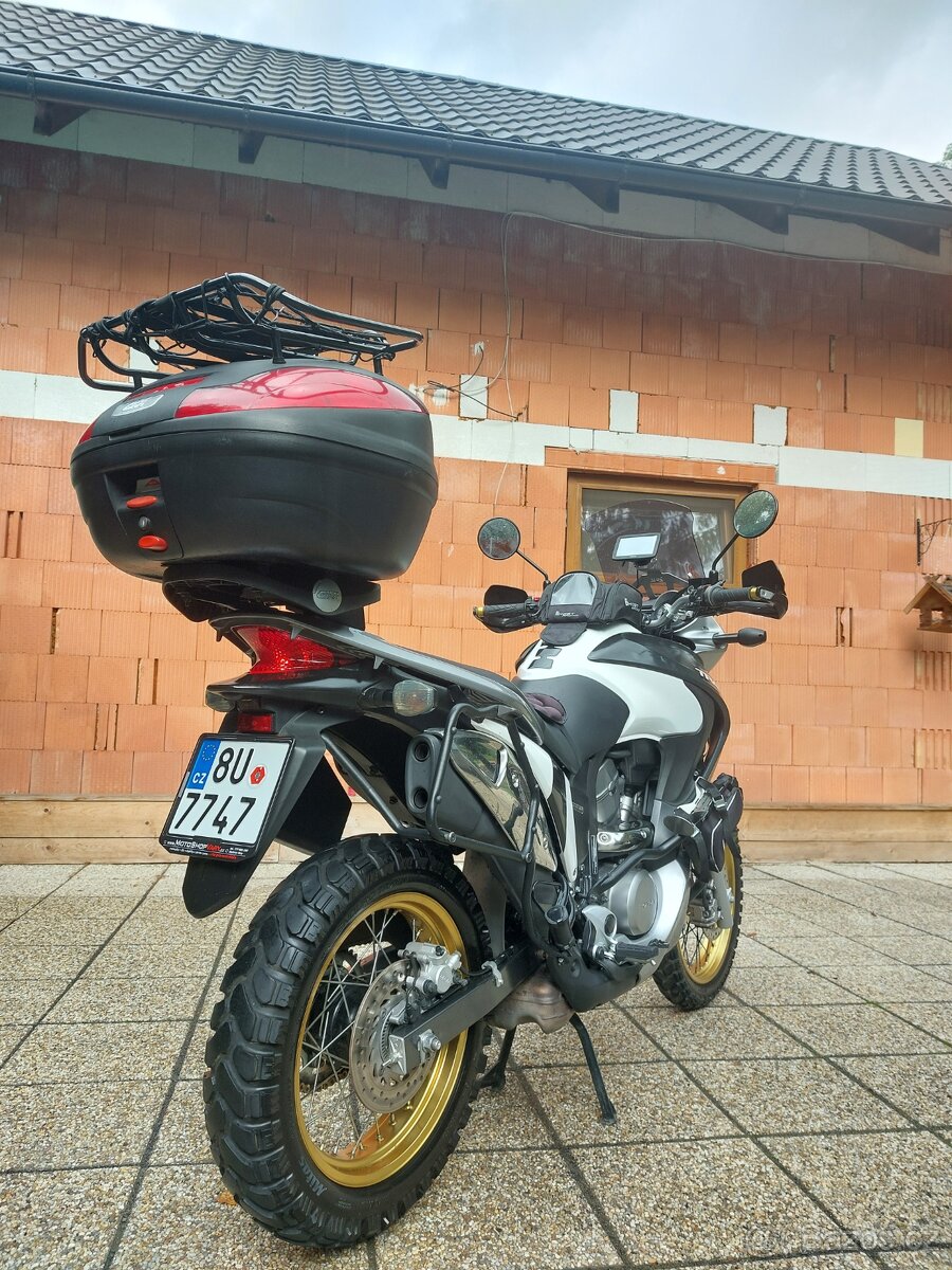Honda XL-700V