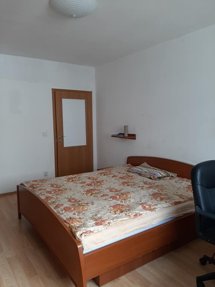 Pokoj s trvalým pobytem — Praha 7, Poupetova 869/10 - 3