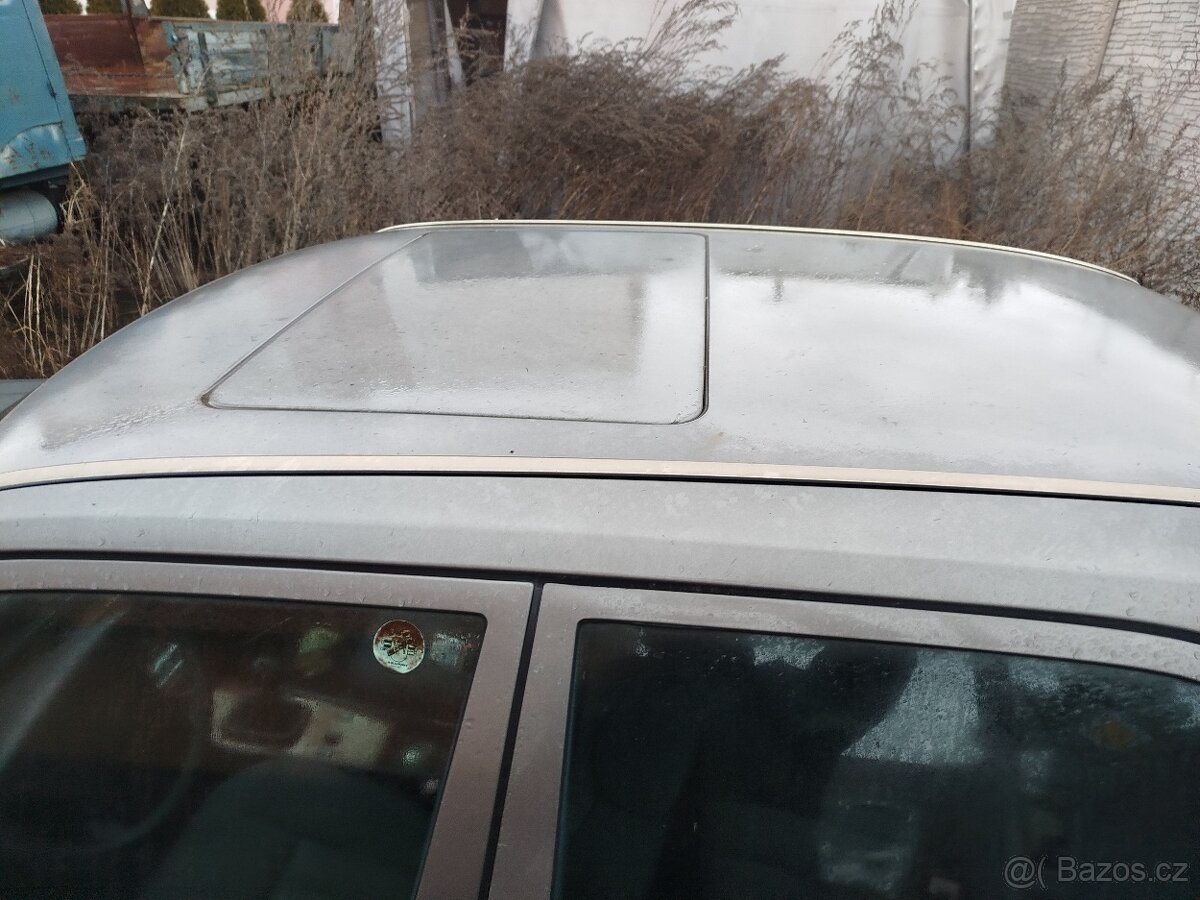 Mercedes w 124 250D - 3