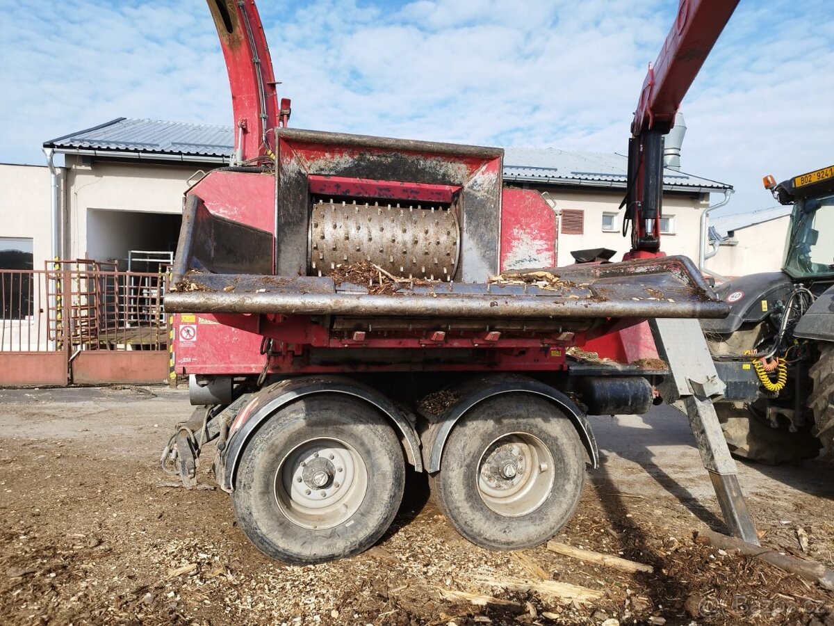 Traktor Valtra S394 + Štěpkovač Maxim 1270 HR - 3