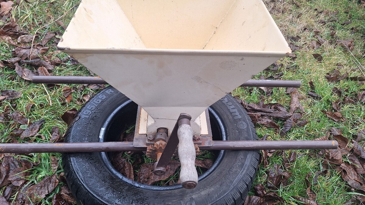 drtič na ovoce ruční - 3