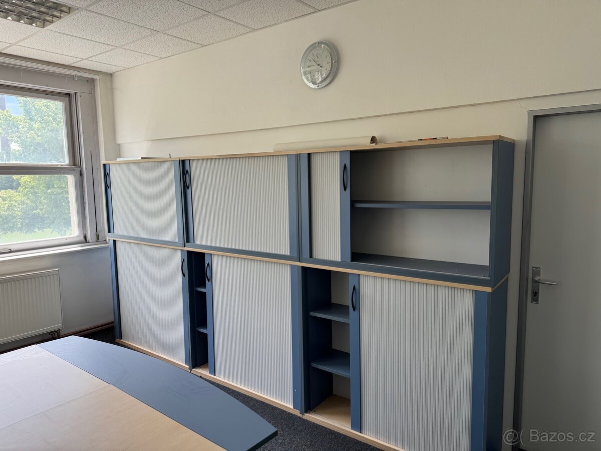 Kancelářské stoly a skříně - 3