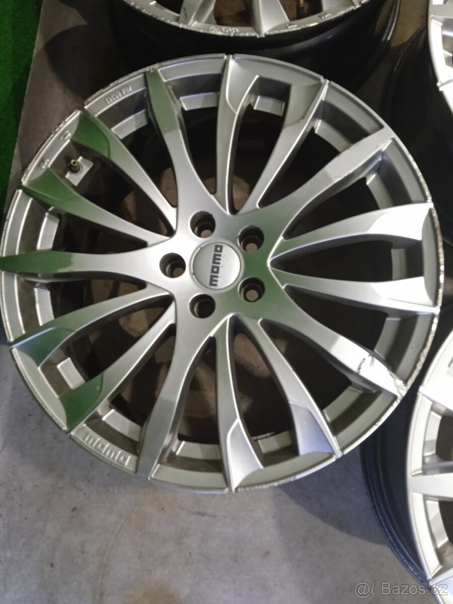 Zavodni alu 19" MOMO 5x108 - 3