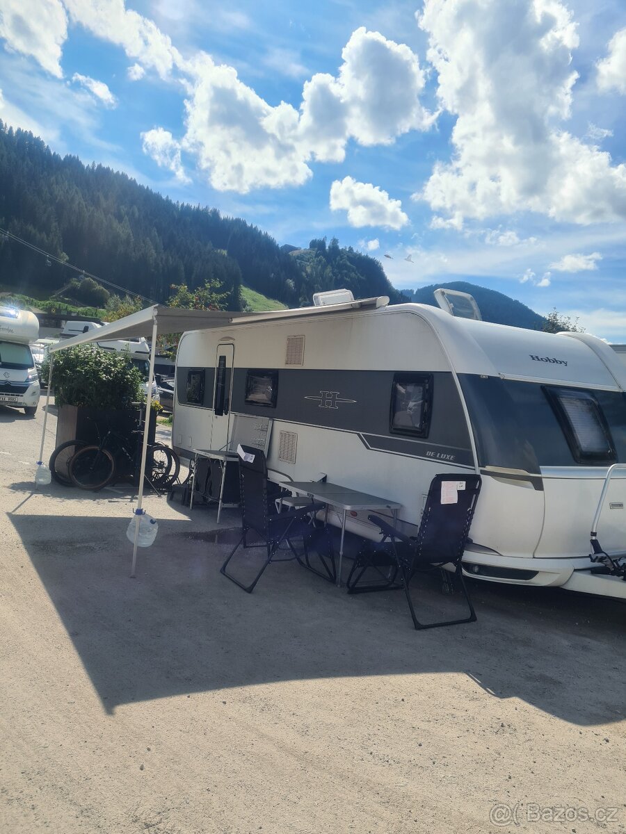 HOBBY Deluxe KMFE - dvojnápravový karavan - 3