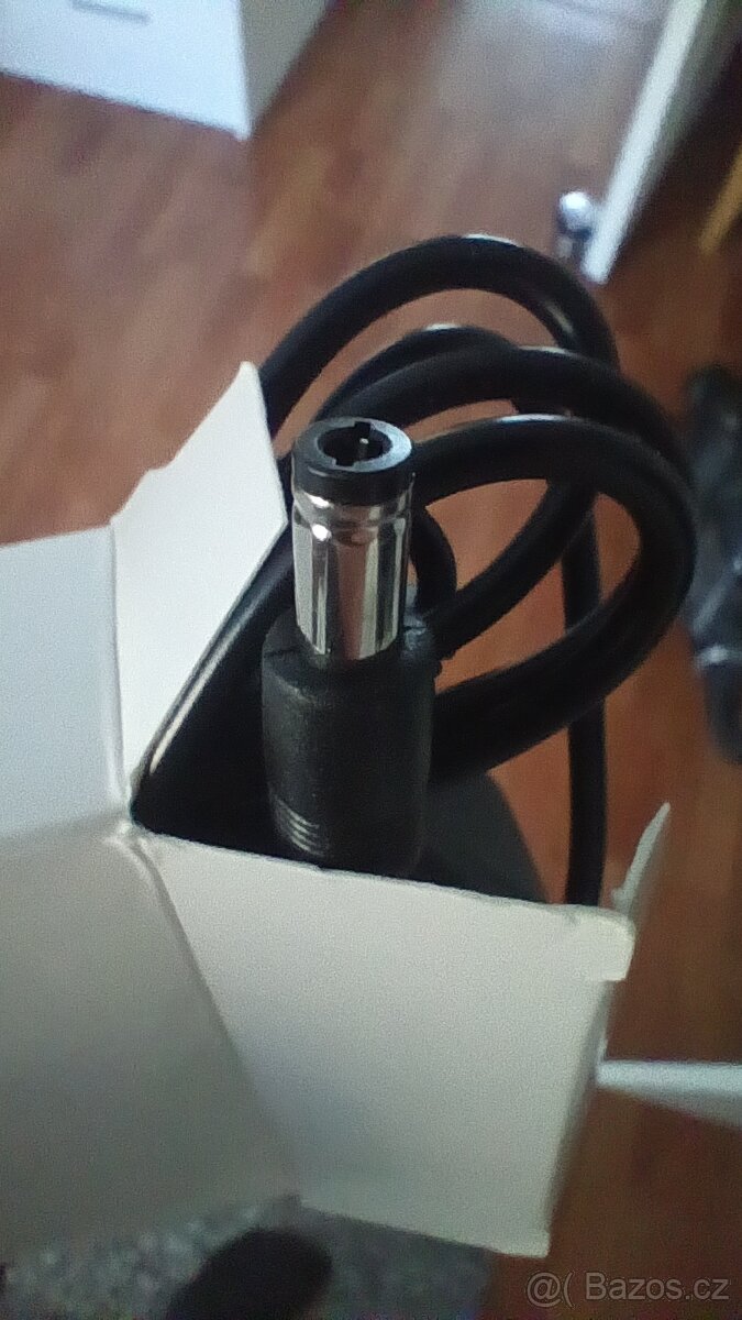 Nabíjecí adaptér - 3