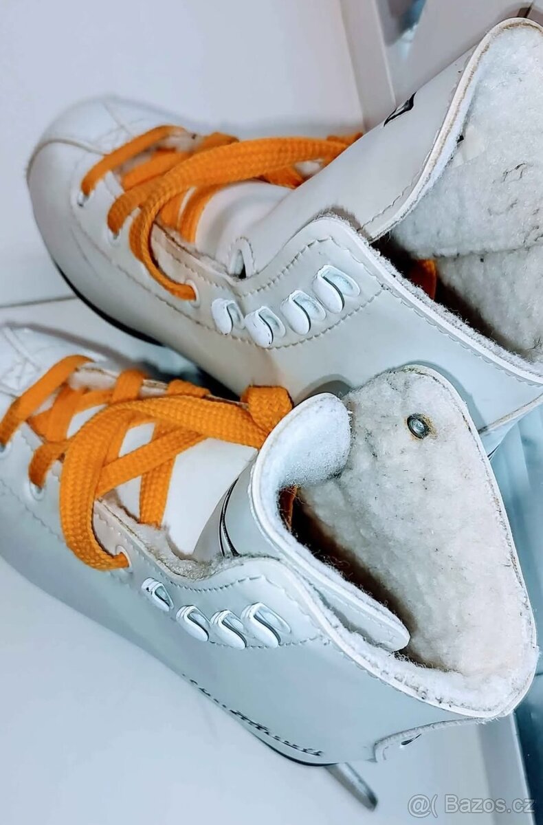 Prodám dívčí brusle, vel. 30 - 3