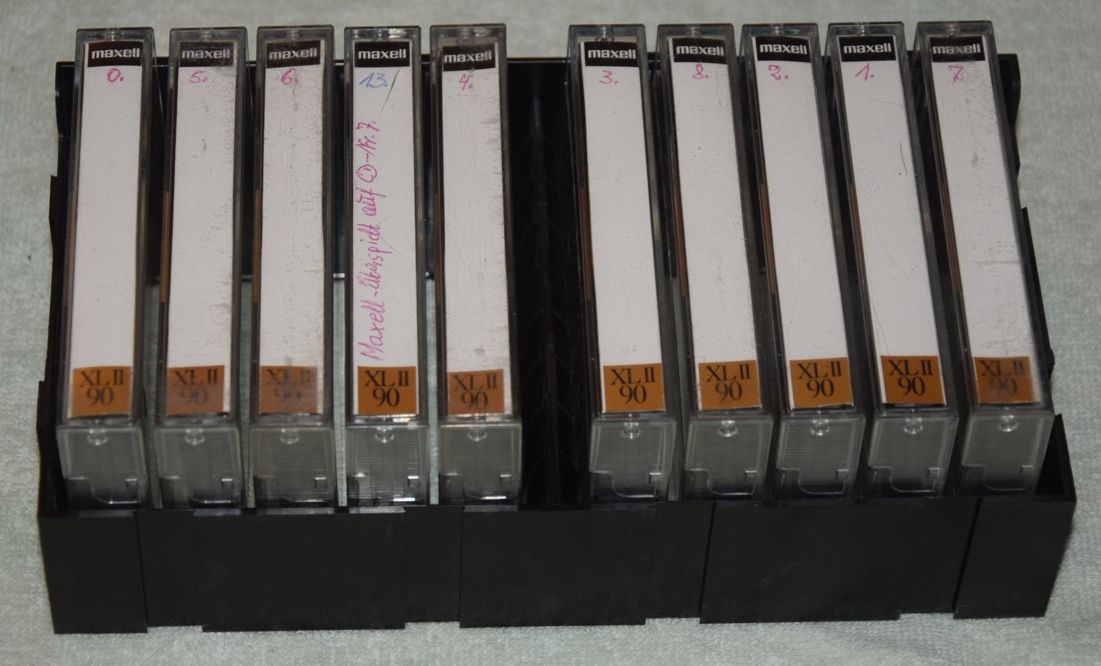 MAXELL XL II, 90,typ II CrO2 chrom, 10ks + stojan 10 kazet - 3