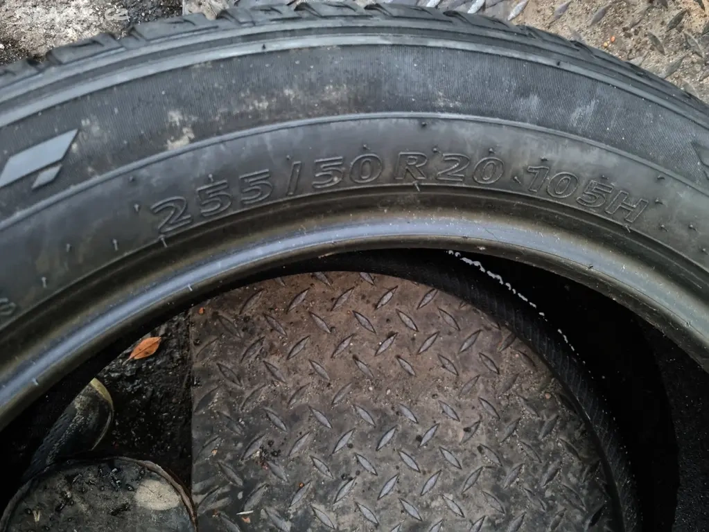 Celoroční pneumatiky Kumho 255/50 R20 105H - 3