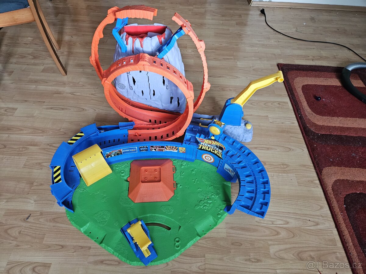 Hot Wheels Monster Trucks T-Rex - 3