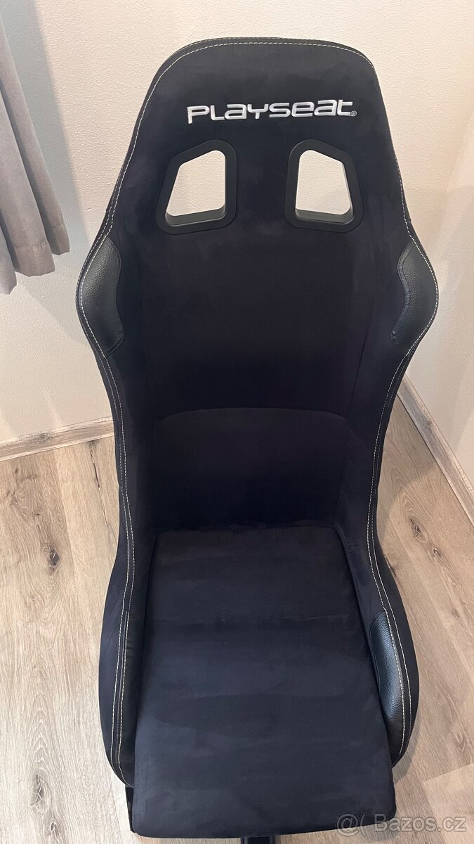 Playseat a Thrustmaster T300 - 3