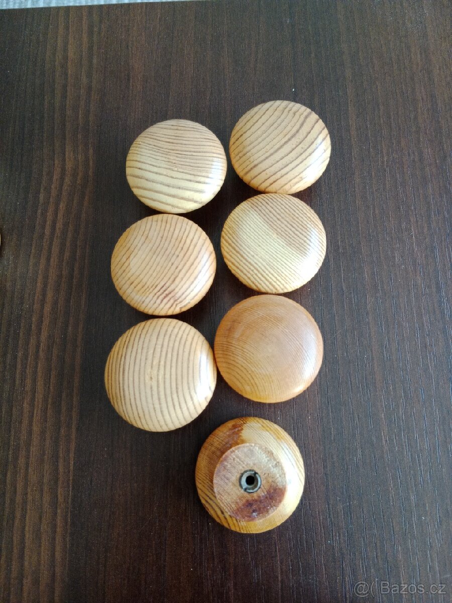 Nábytkové úchytky, kolečka - 3