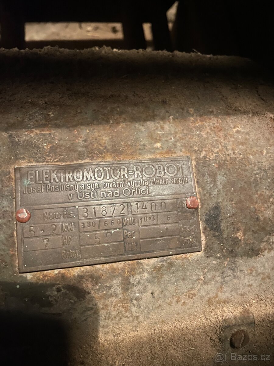 Kolebková pila,cirkulárka s pracovním stolem na řezání klád - 3