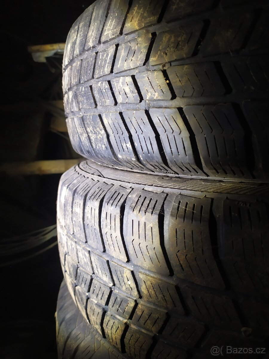 Pneu 165/70r13 - 3