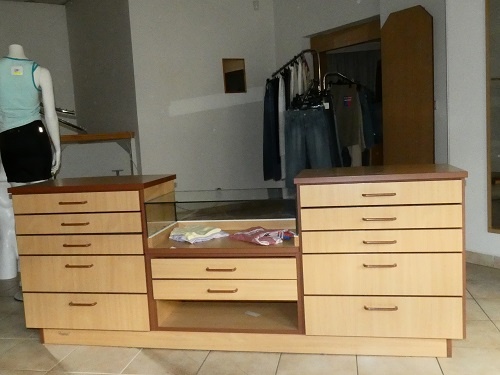 Prodám vybavení prodejny textilu. - 3