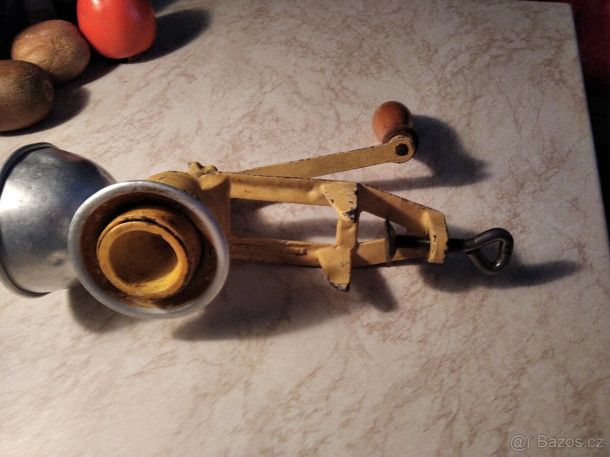 Mašinka na mák. - 3