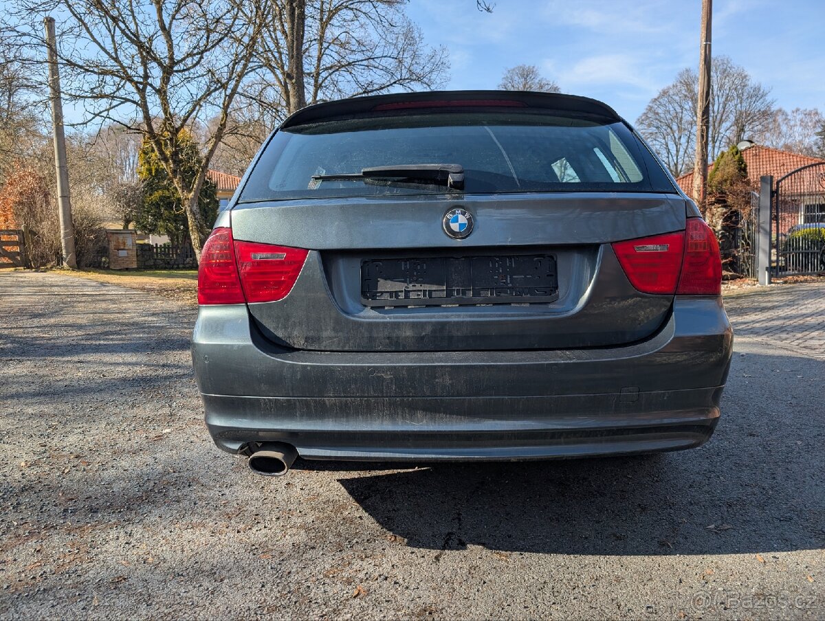 Bmw E91 318i manual 2012 - 3