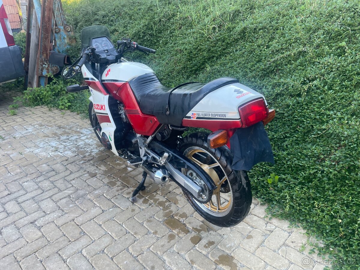Prodám Suzuki GSX 750 EF - 3