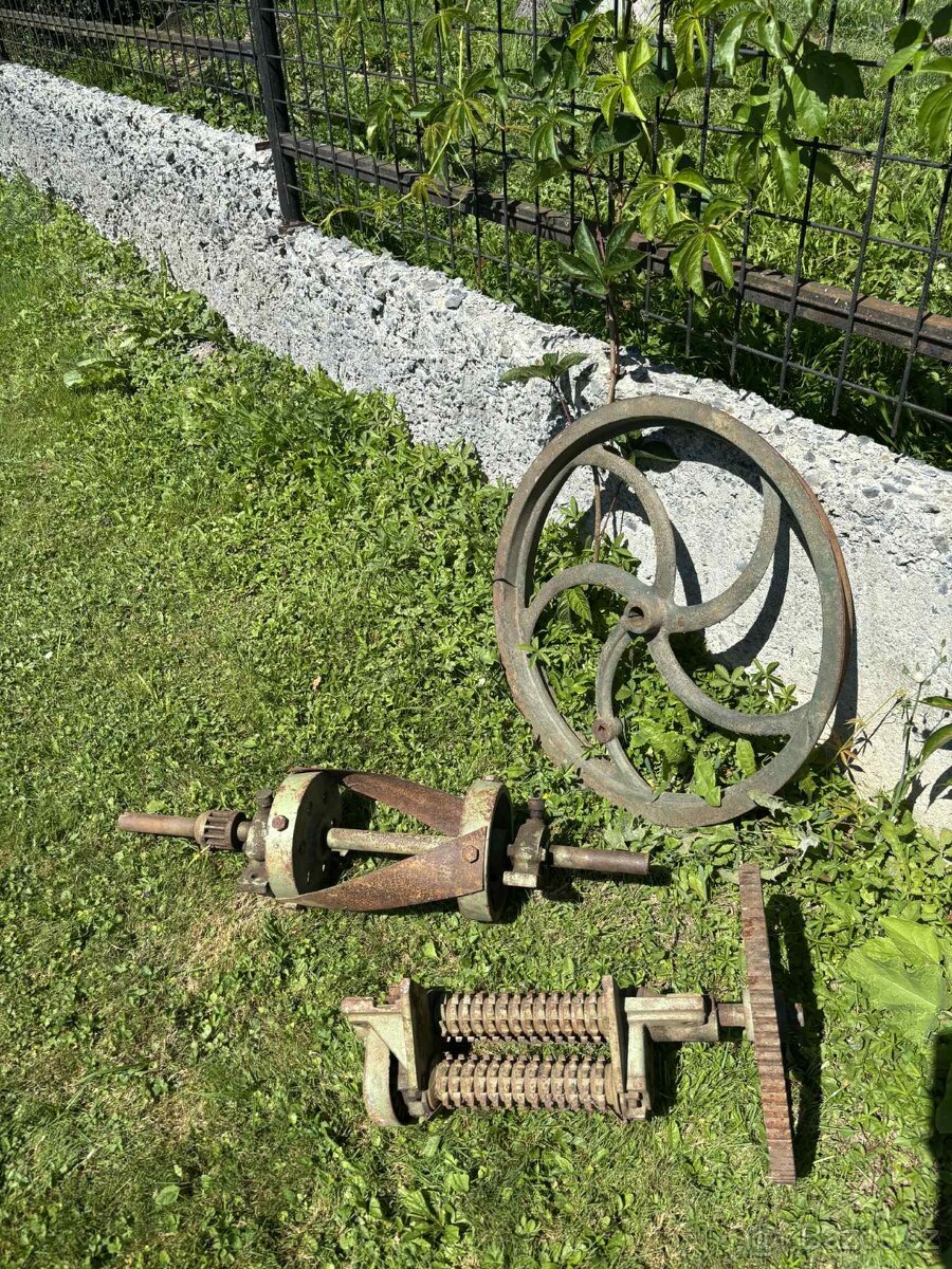 Litinové díly na velkou řezačku kopřiv - 3