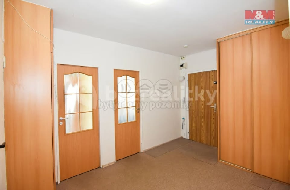 PRONAJMU POKOJ S LODŽIÍ V BYTĚ 3+1 - 3