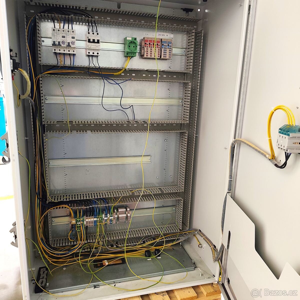 Industriální elektro rozvaděč pro CNC REZERVACE - 3