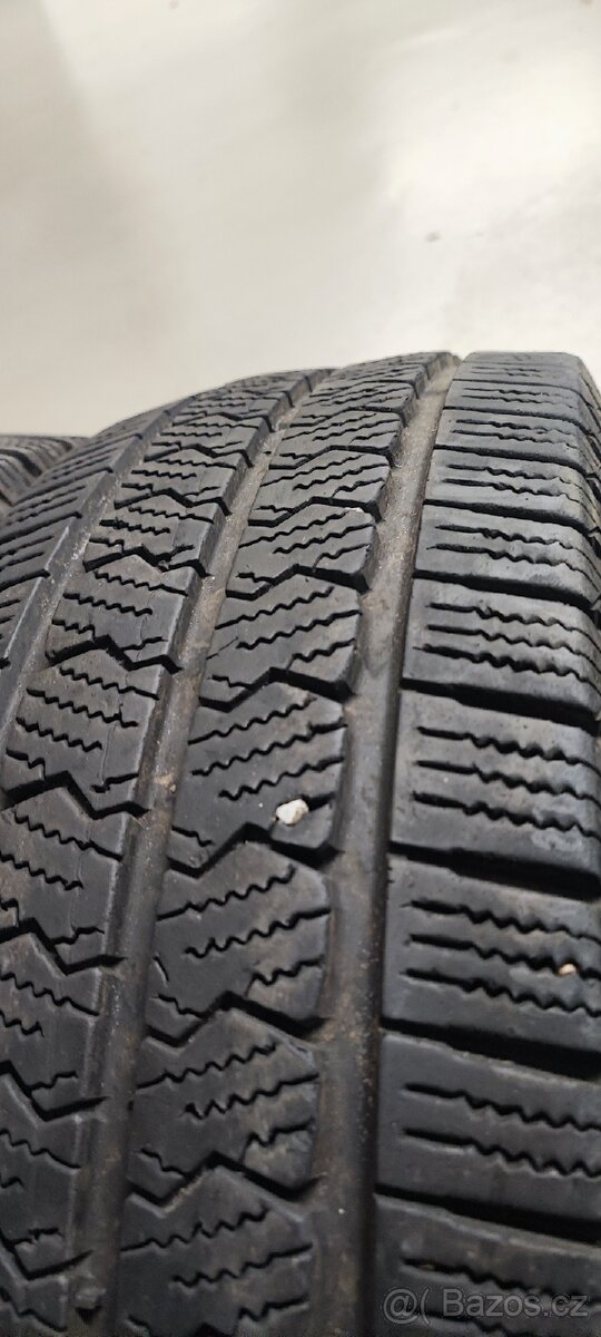 215/65/16C Matador Nordicca Van, DOT 4222, 7.8mm-6.8mm. - 3