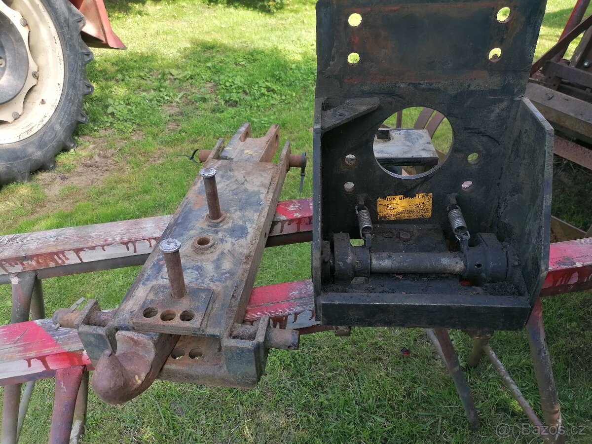 Spodní závěs zetor - 3