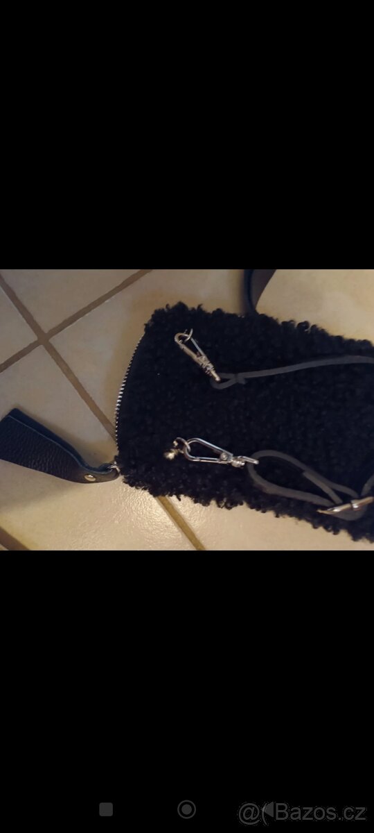 Chlupatá kabelka na tel.a mobil - 3