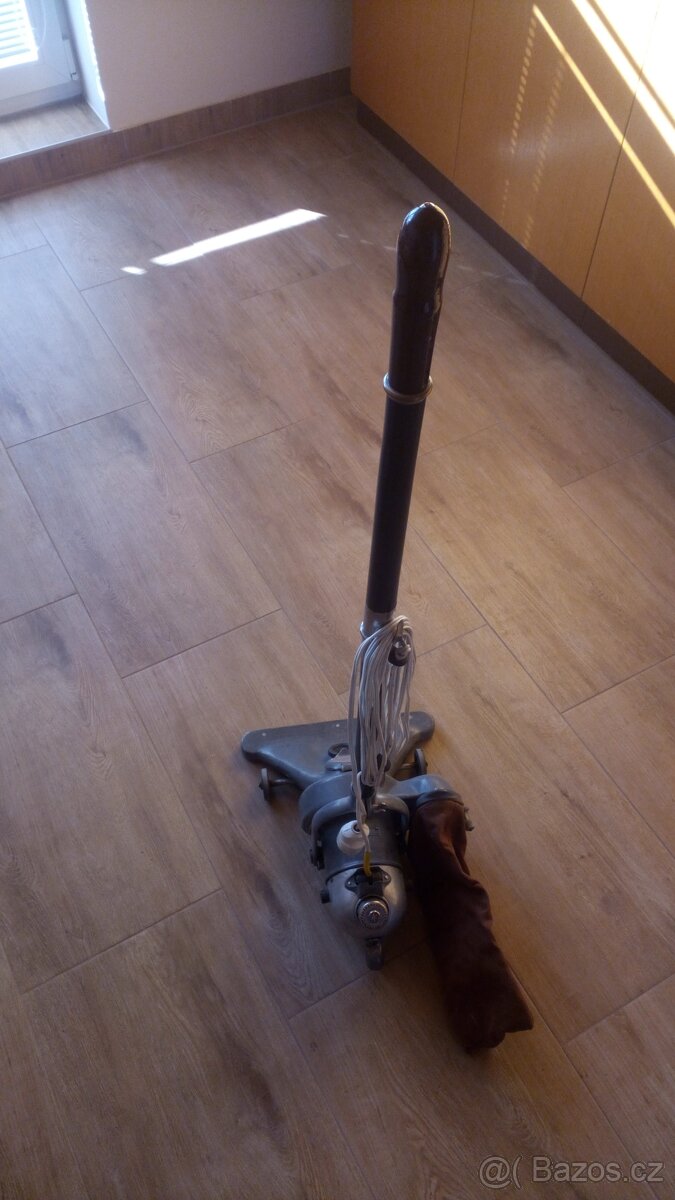 historický vysavač - 3