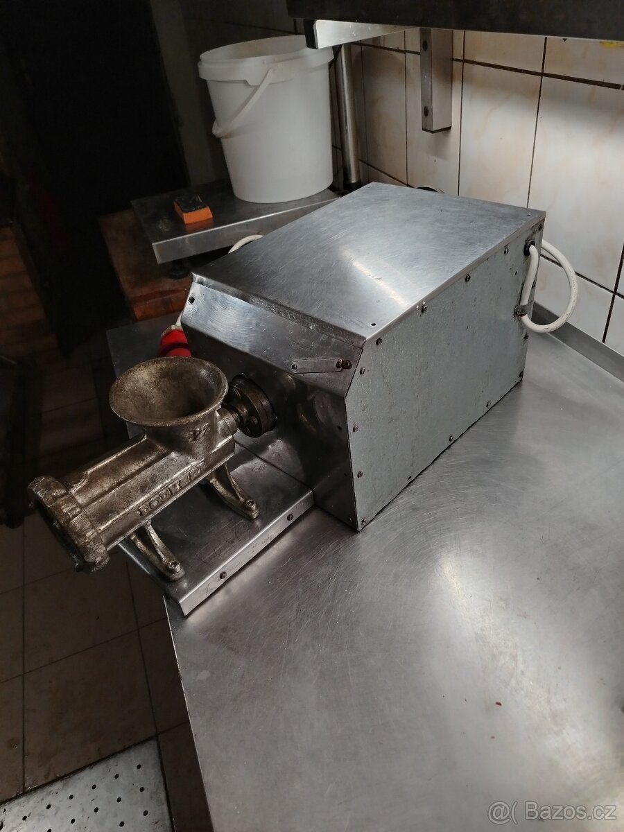 Mlýnek na maso 22 - 3