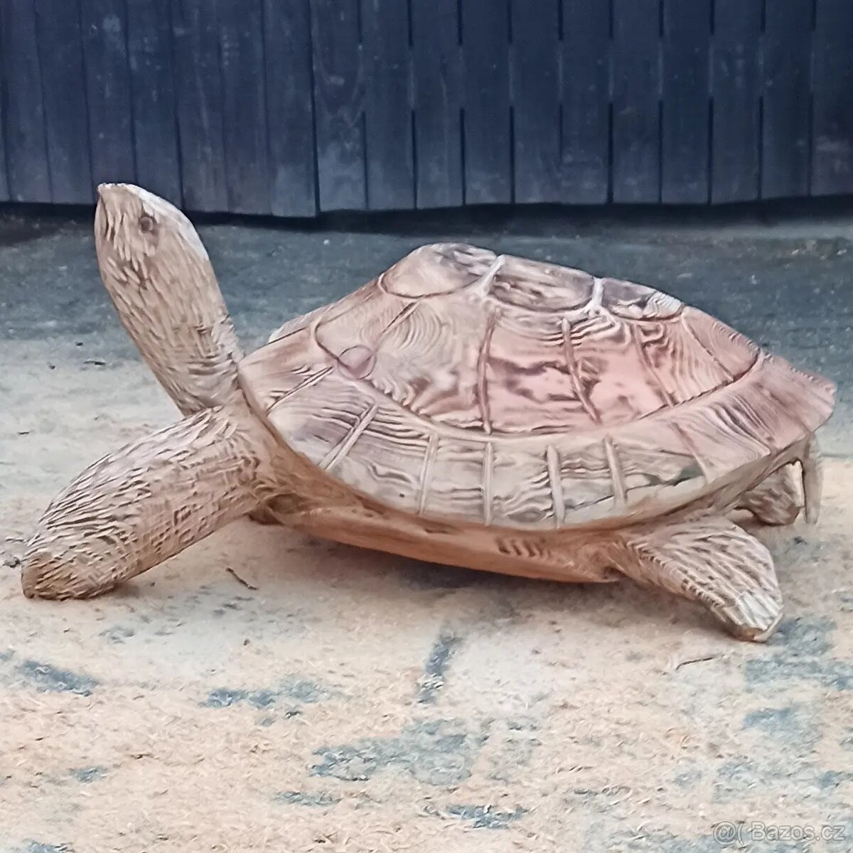 Zahradní dekorace želva motorovou pilou - 3