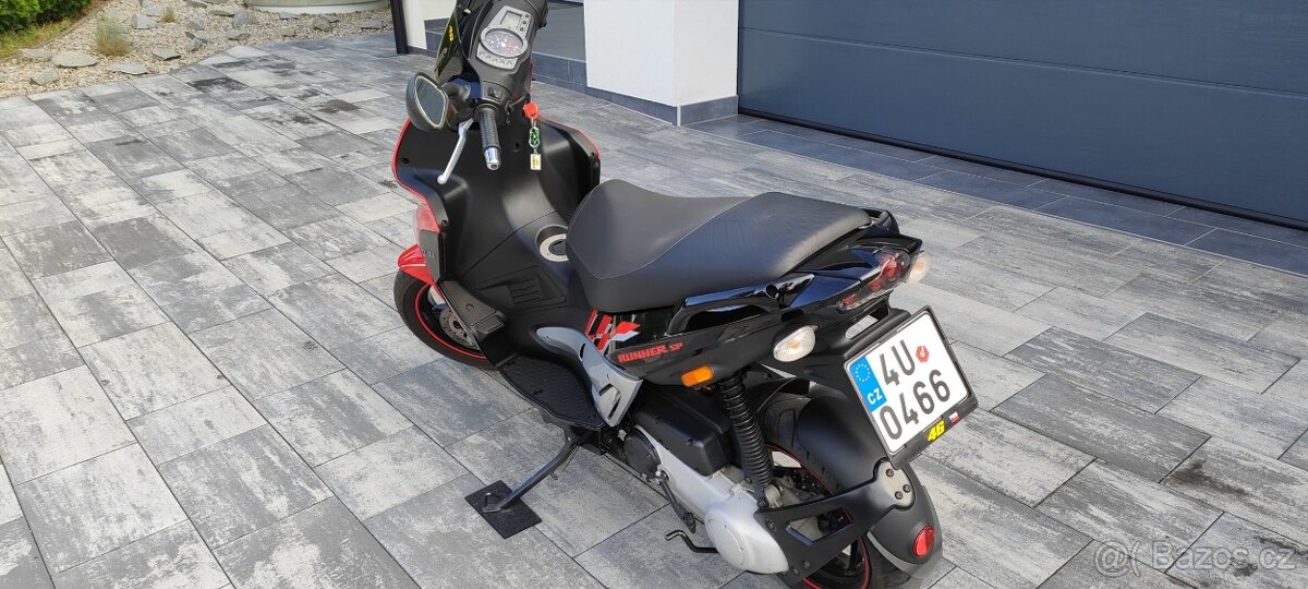 Prodám skútr Gilera Runner 50 SP - 3