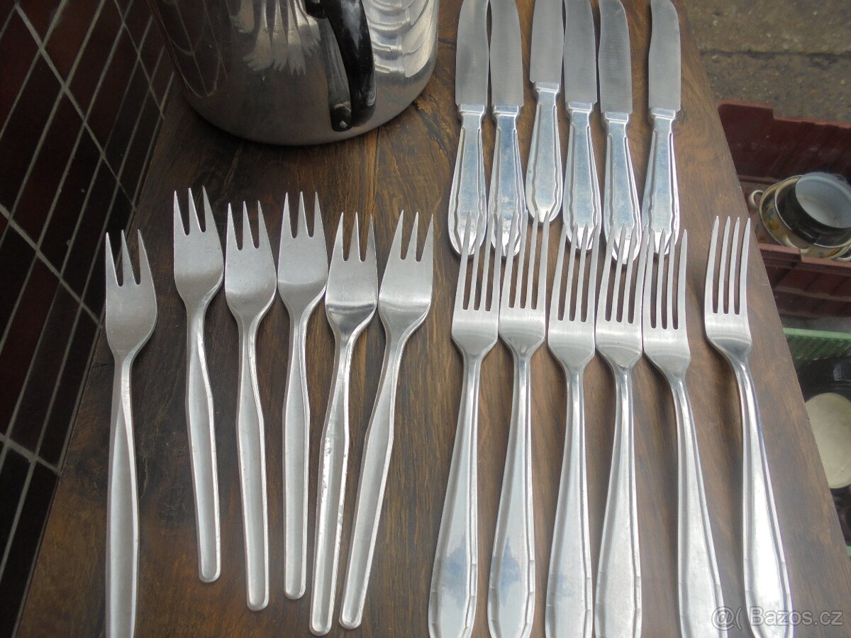 staré hliníkové nádobí - 3