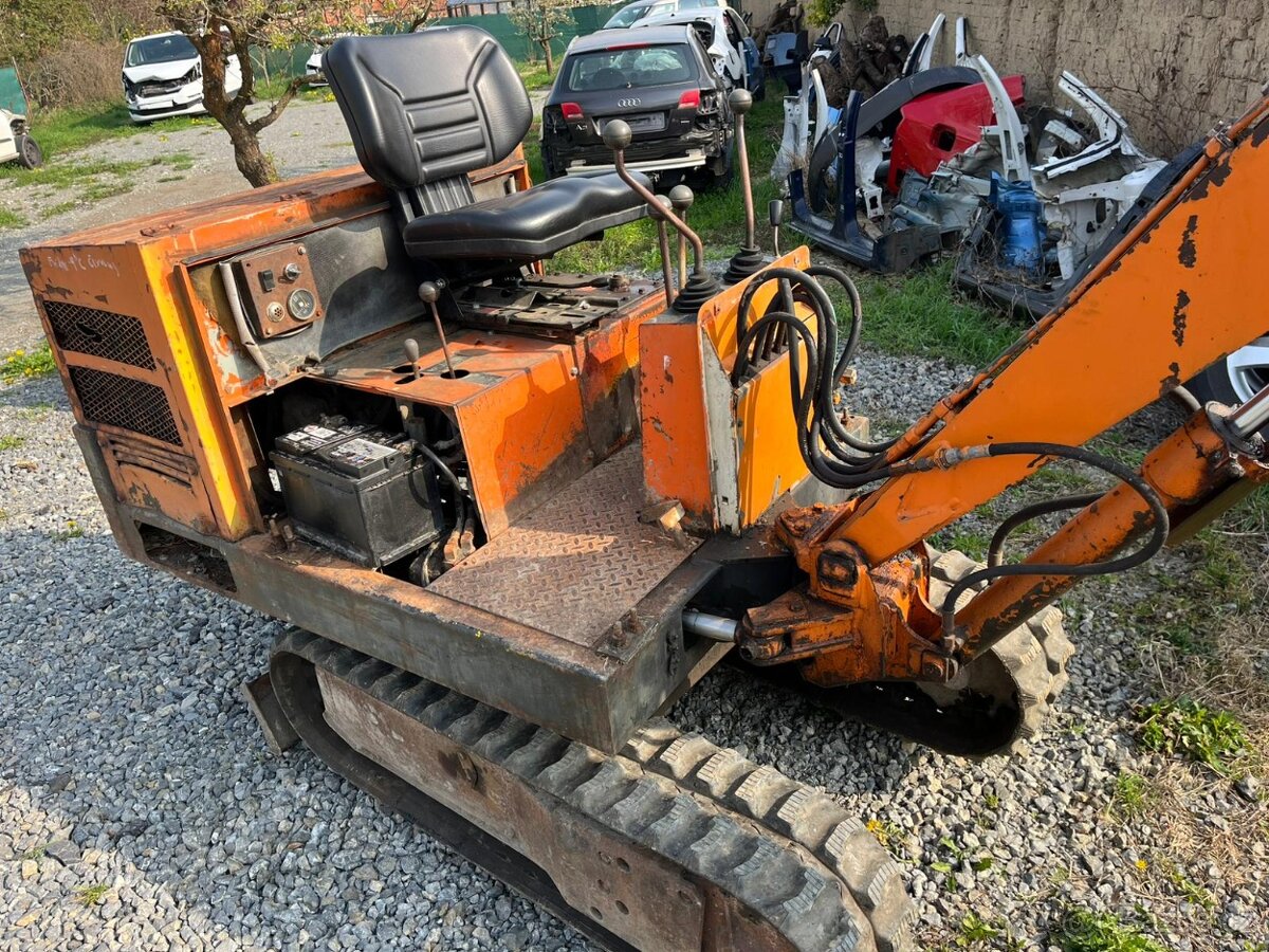 Minibagr Pel-Job EB12 - 3
