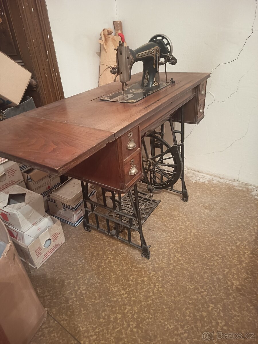 Prodám Šicí stroj MINERVA BOBBIN - zachovalý - 3
