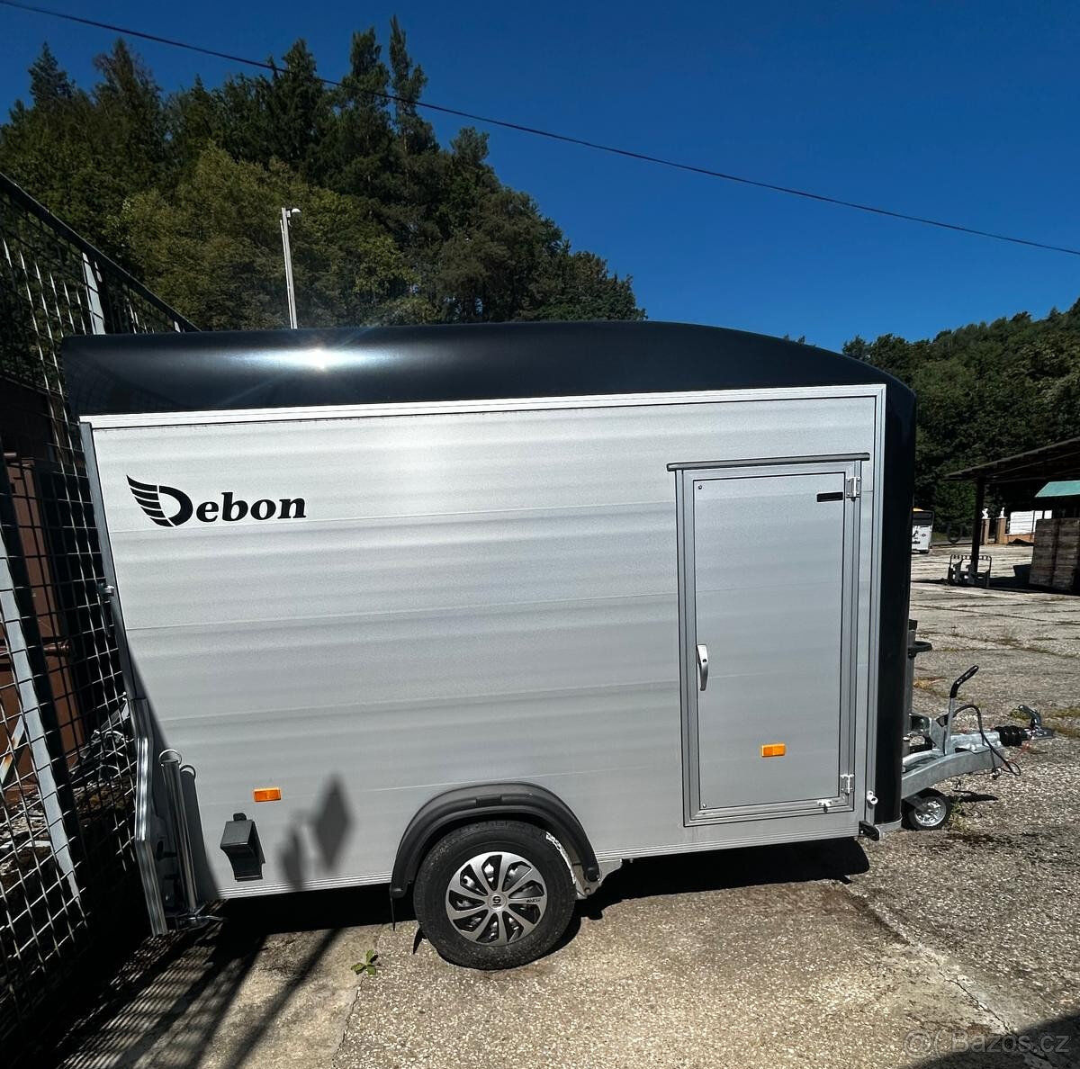 Predám prívesny vozík DEBON C255 ALU - 3