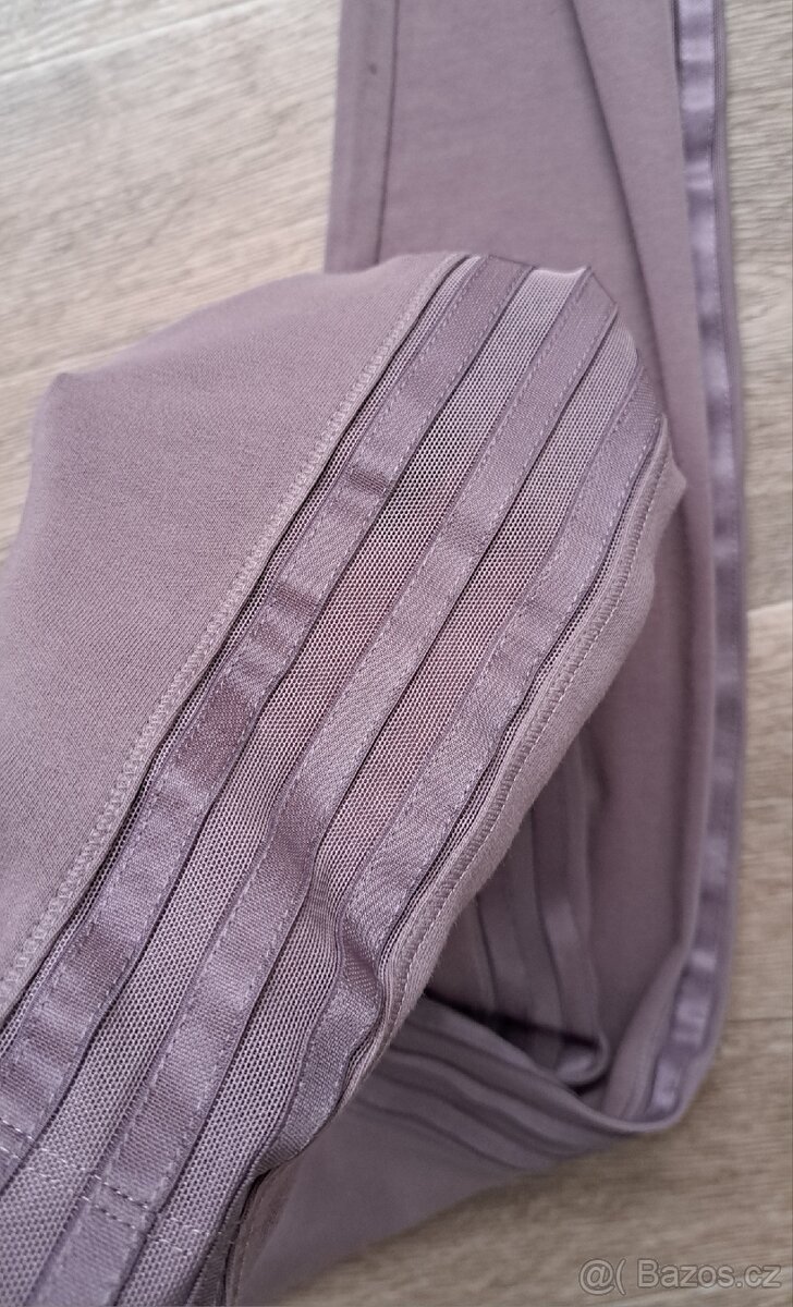 Hezké dámské legíny Adidas - 3