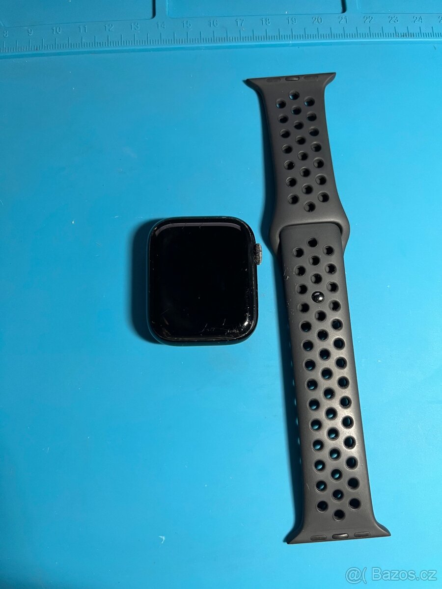 Apple Watch 7 45 mm - 3