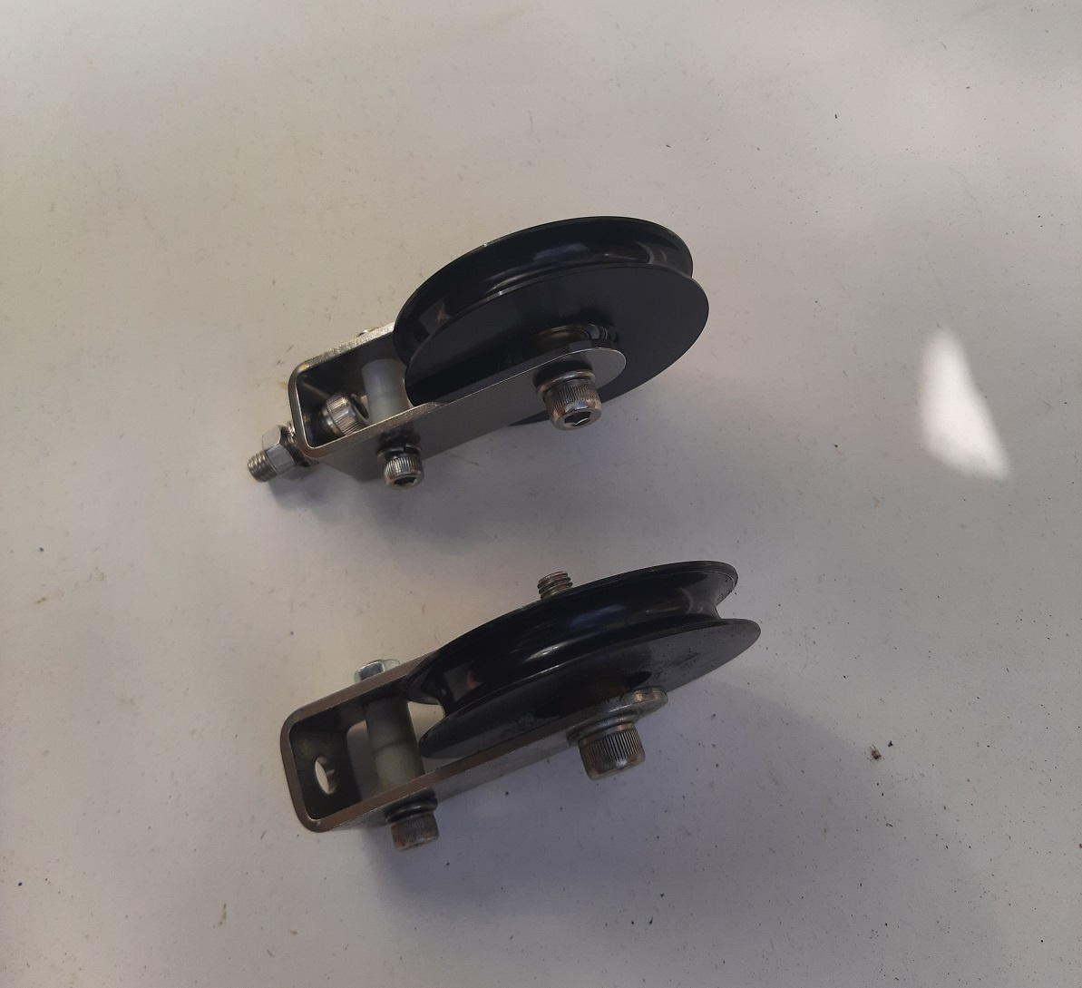 Kladka kovová s úchytem 76 mm - 3