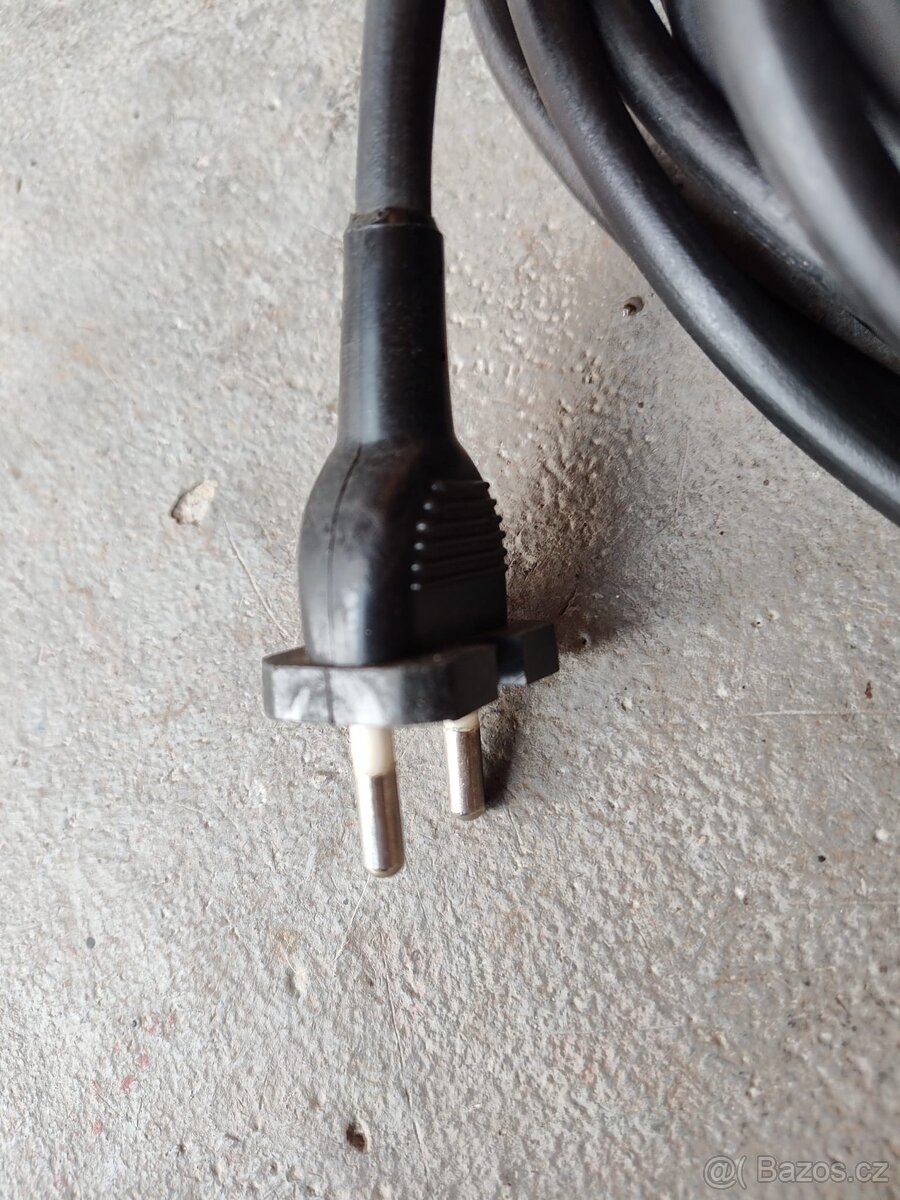 Kabel se zástrčkou - 3