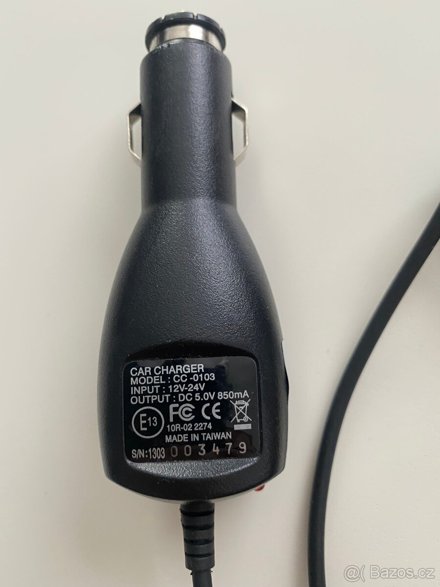 Nabíječka do auta na mobilní telefony a navigace s microUSB - 3