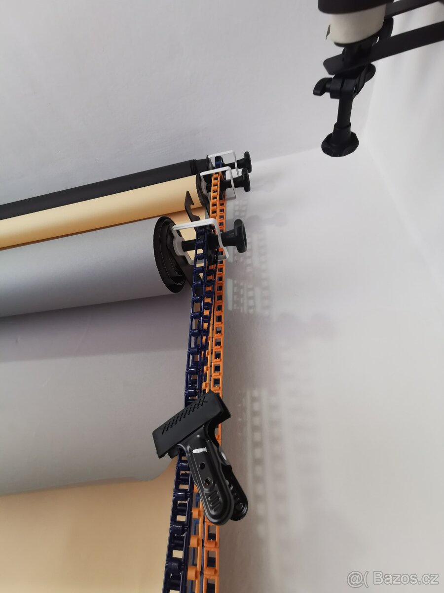 Držáky s trny na 4 fotopozadí + 3 x fotopozadí š. 1,35m - 3