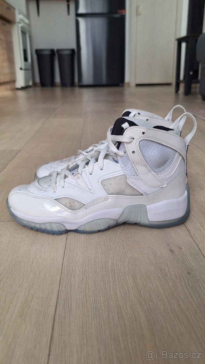 Air Jordan Jumpman Two Trey - 3