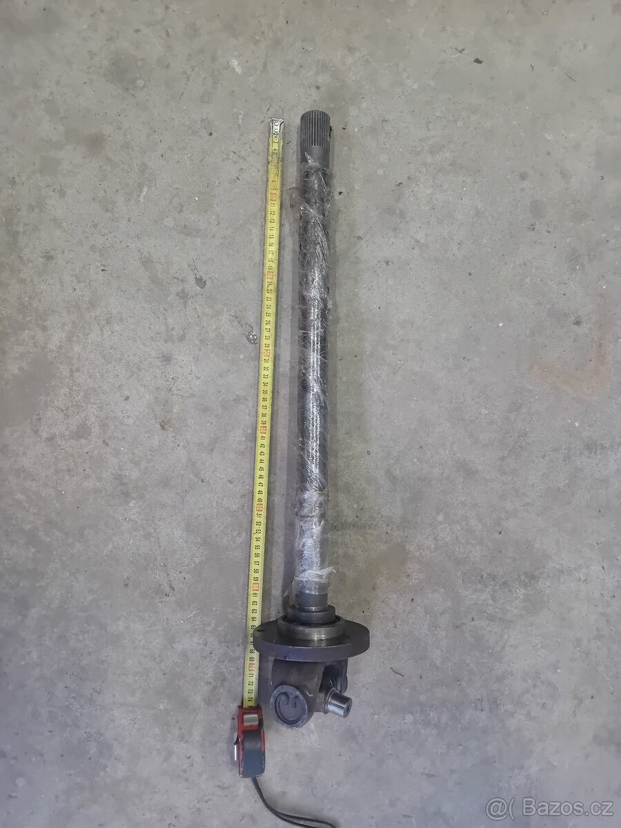 Poloosa předbi napravy New Holland - 3