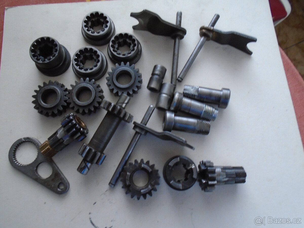 Prodám díly na ,S11,S22,Jawety - 3