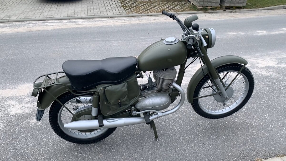 Jawa 250 typ 579 Švéd, Libeňák - 3