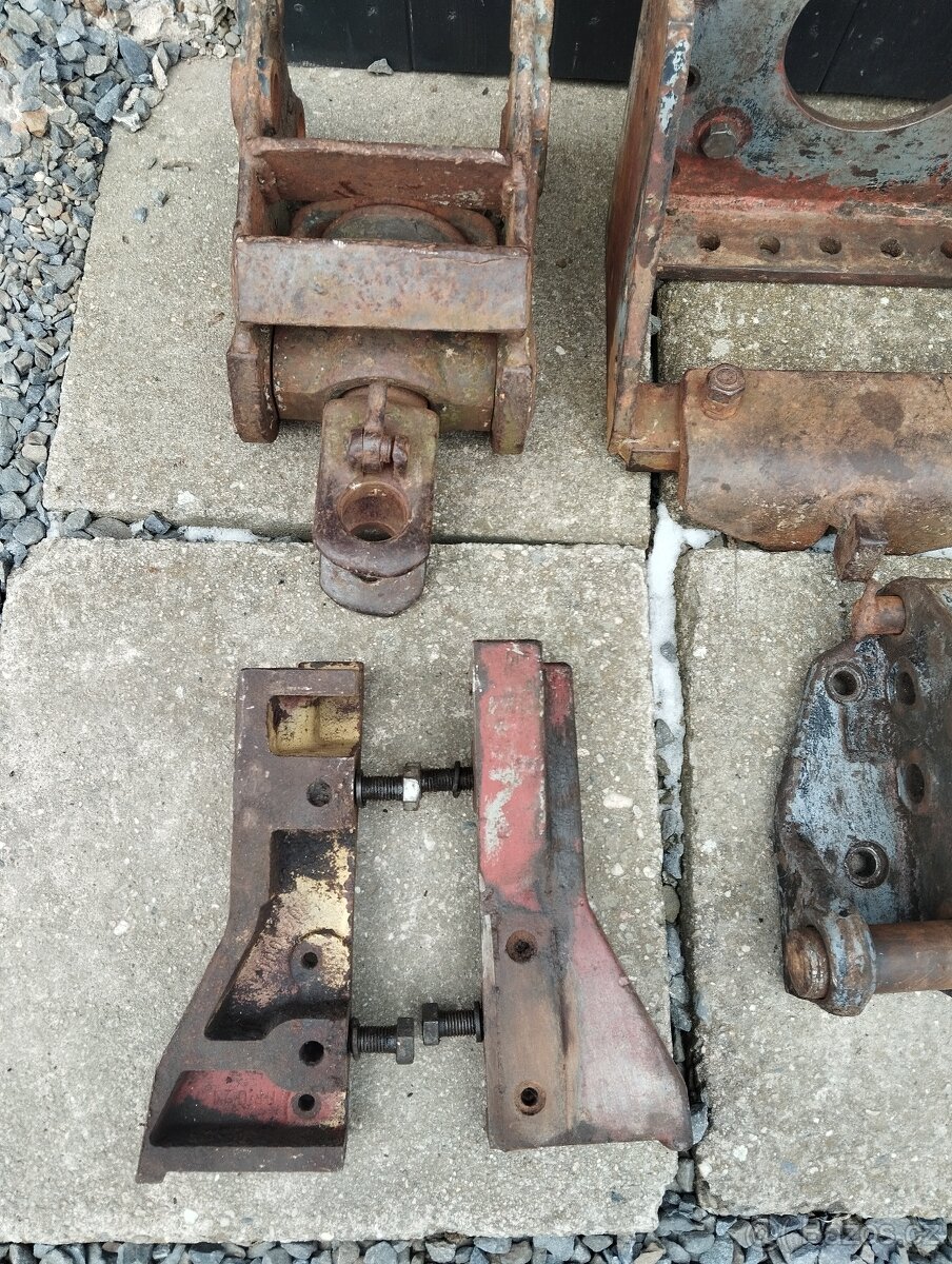 Konzole a zavěs Zetor crystal - 3