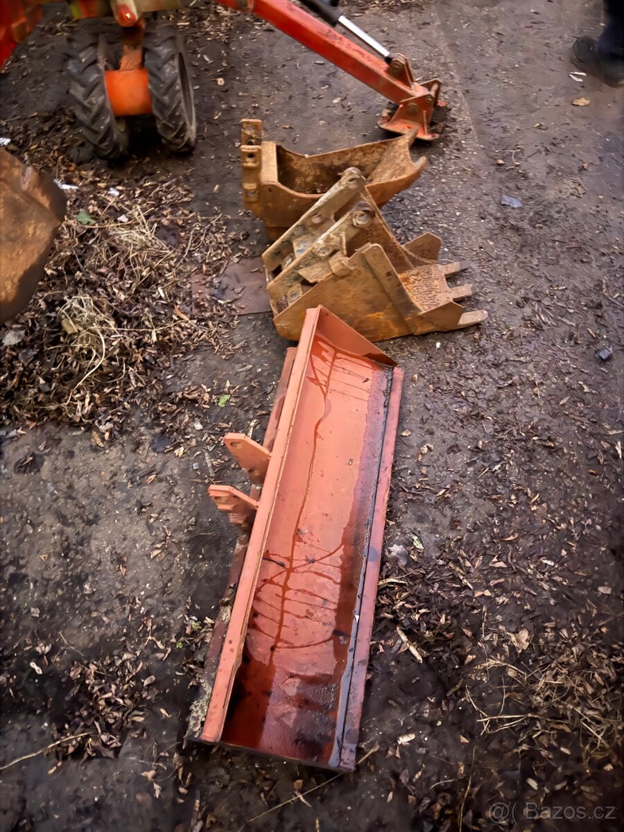 Minibagr RYAN R600 - 3