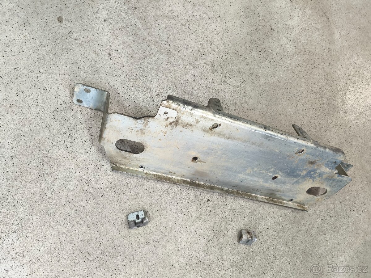 Držák navijáku Pajero - 3